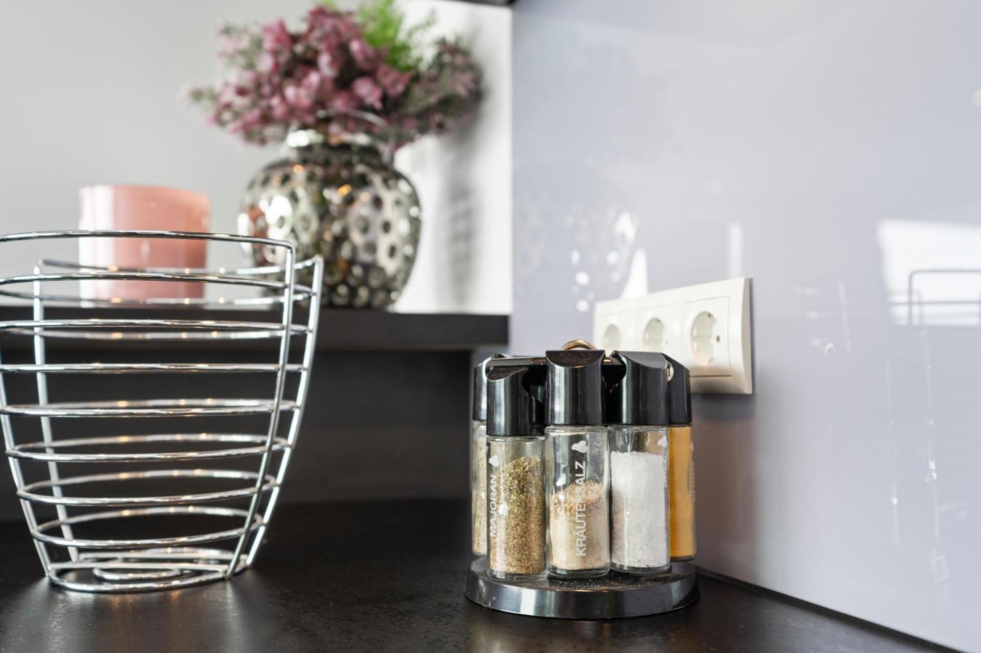 Anytime - Penthouse Mit Terrasse Und Bergsicht Apartment Friedrichshafen Ngoại thất bức ảnh