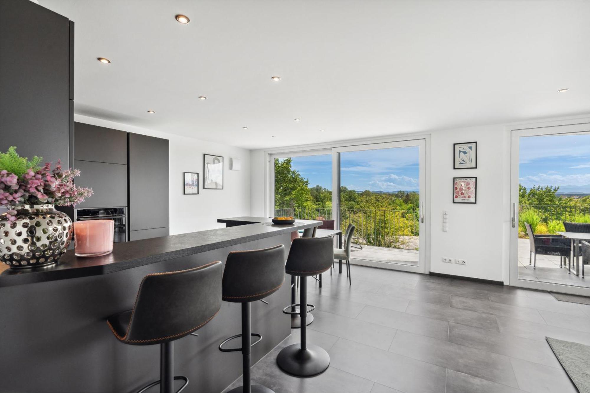 Anytime - Penthouse Mit Terrasse Und Bergsicht Apartment Friedrichshafen Ngoại thất bức ảnh