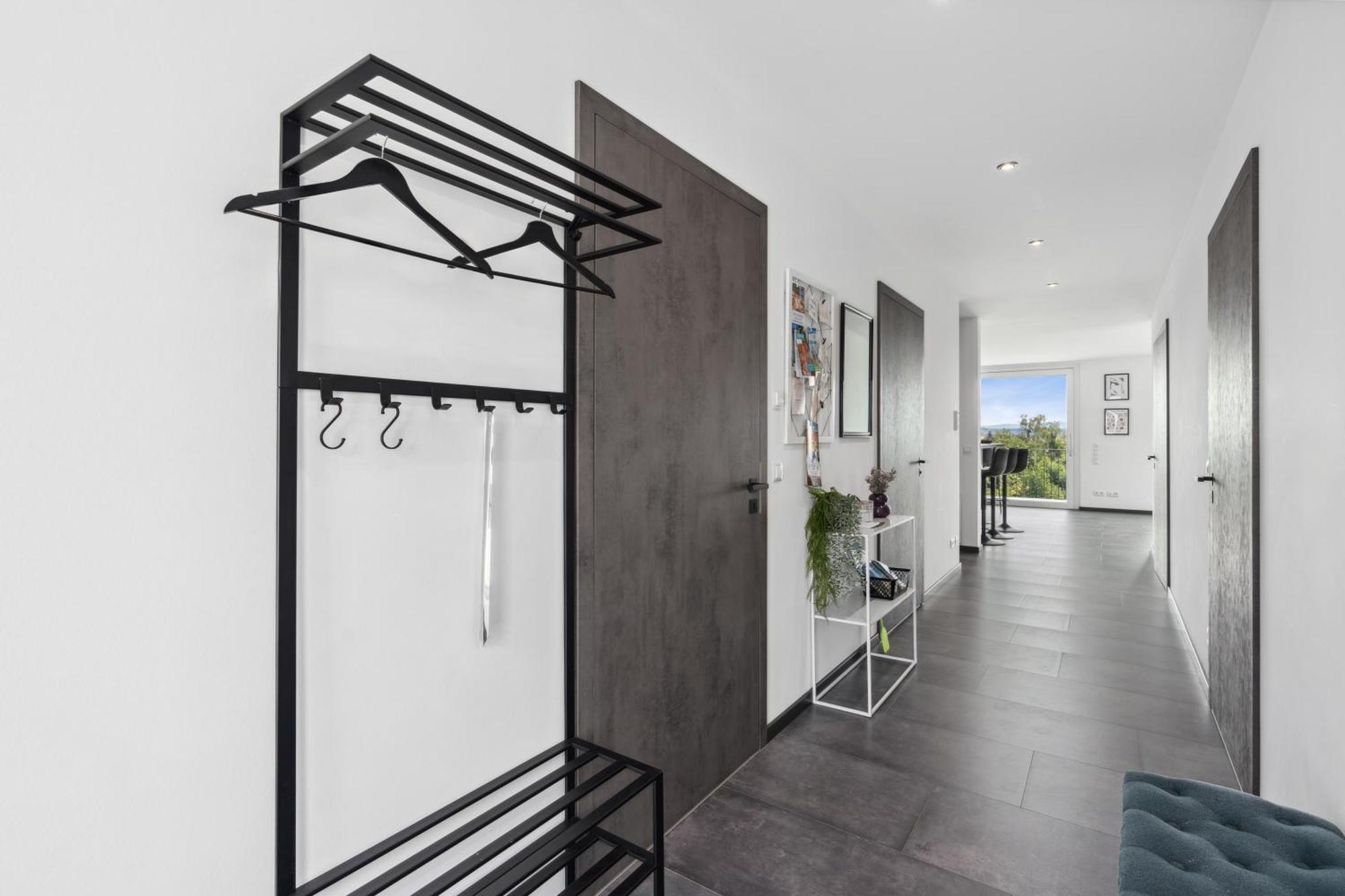 Anytime - Penthouse Mit Terrasse Und Bergsicht Apartment Friedrichshafen Ngoại thất bức ảnh