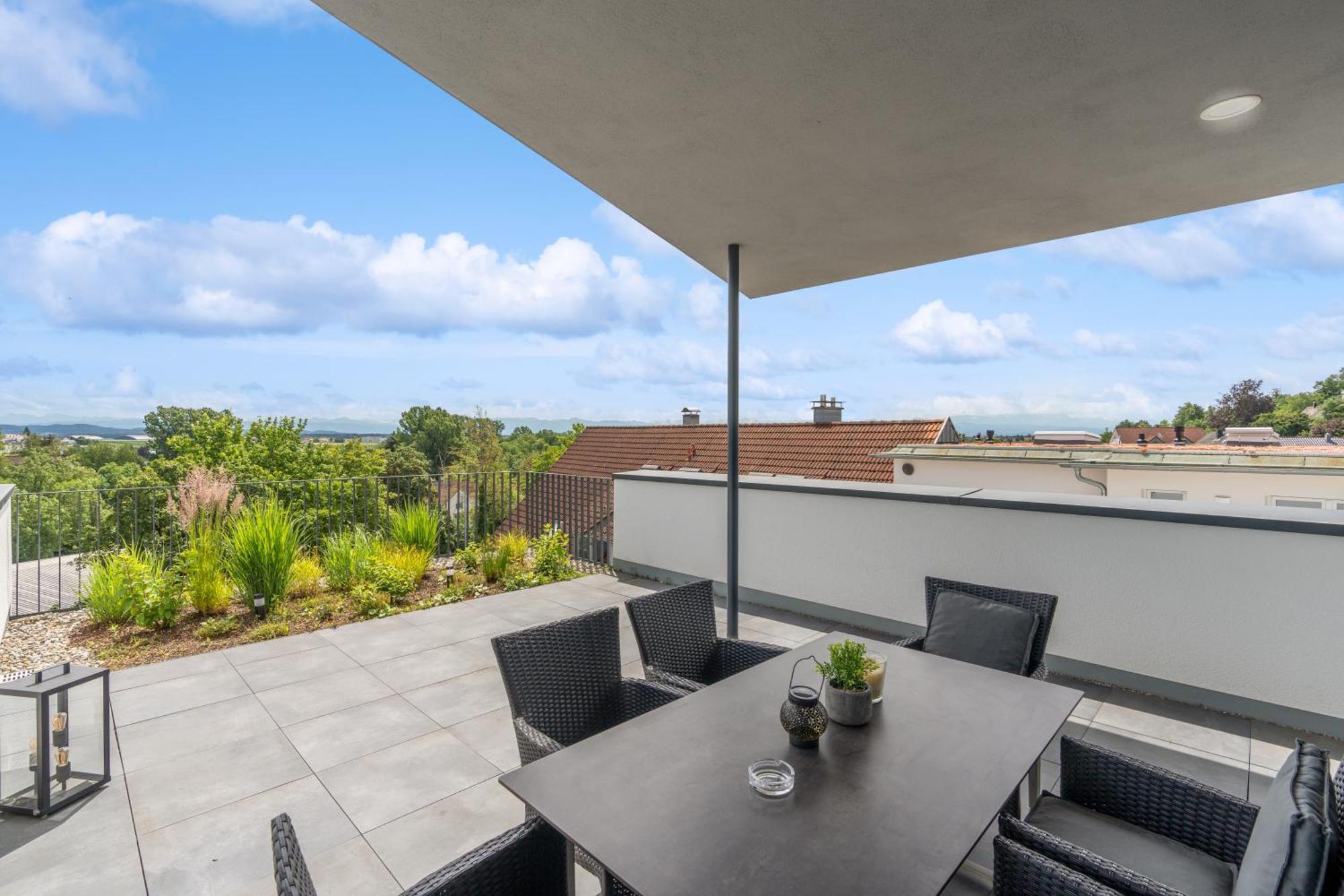 Anytime - Penthouse Mit Terrasse Und Bergsicht Apartment Friedrichshafen Ngoại thất bức ảnh