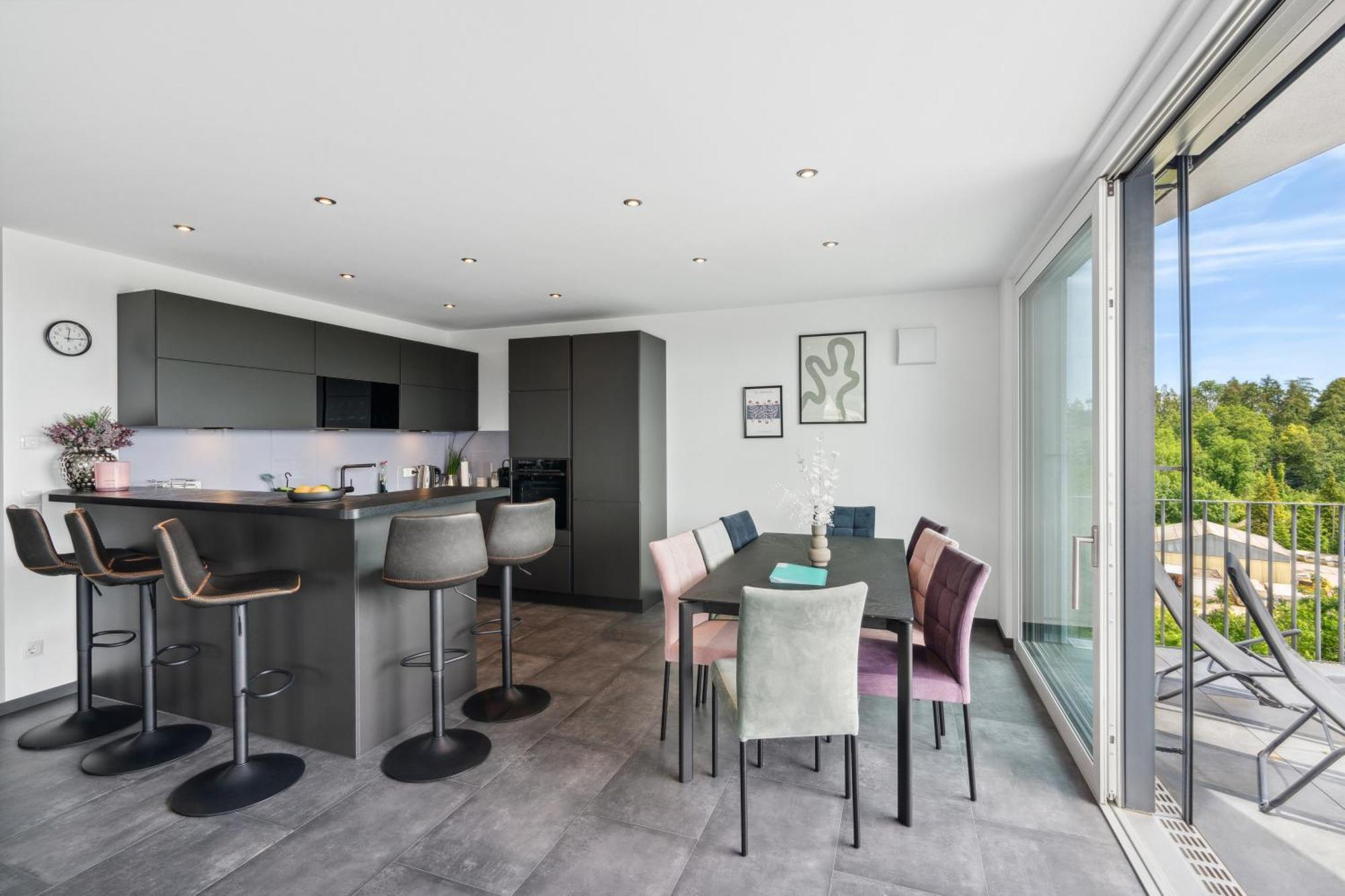 Anytime - Penthouse Mit Terrasse Und Bergsicht Apartment Friedrichshafen Ngoại thất bức ảnh