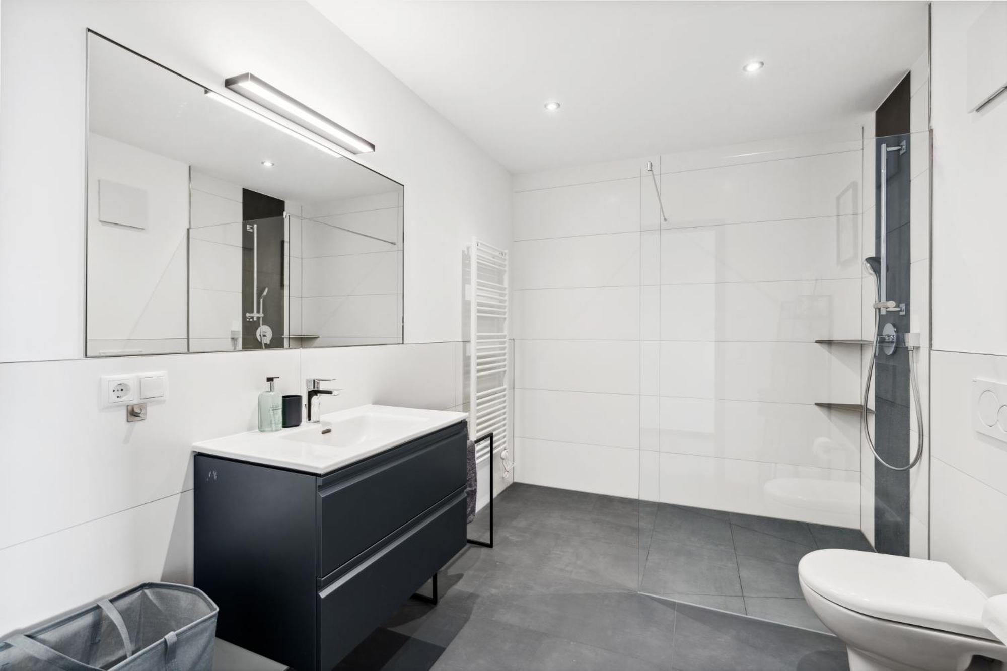 Anytime - Penthouse Mit Terrasse Und Bergsicht Apartment Friedrichshafen Ngoại thất bức ảnh